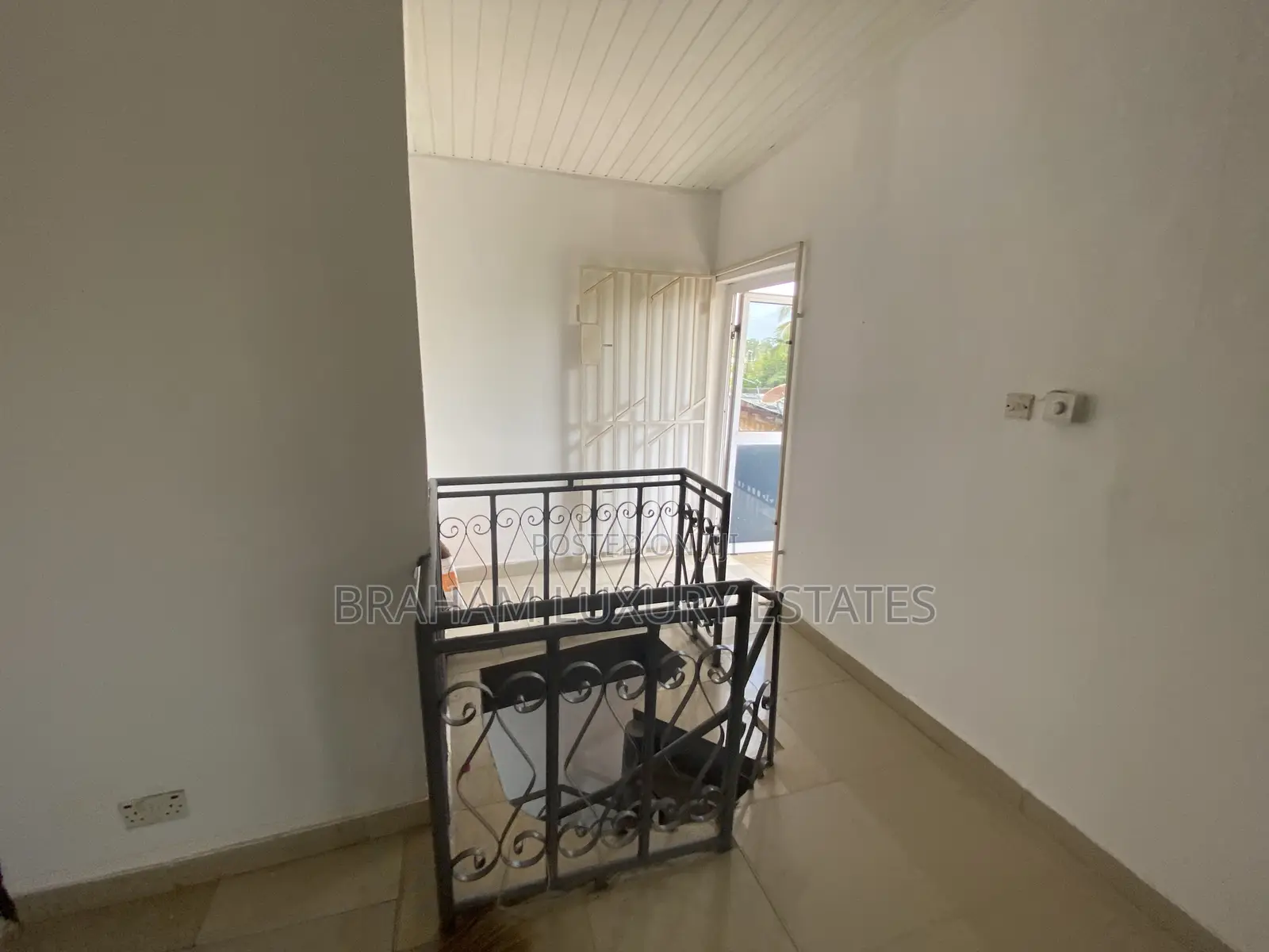 1bdrm House in Braham Luxury, Spintex for rent