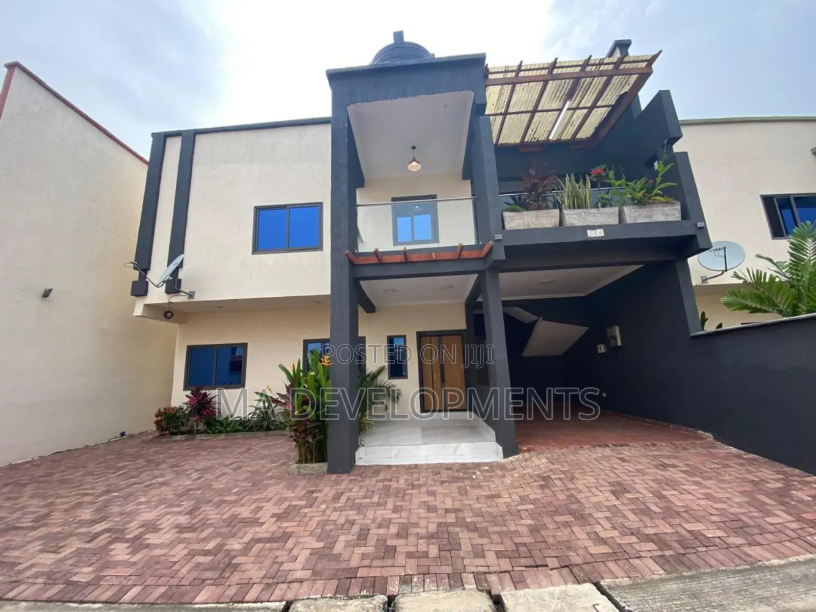 4bdrm Townhouse / Terrace in Madev Realty, Achimota for rent