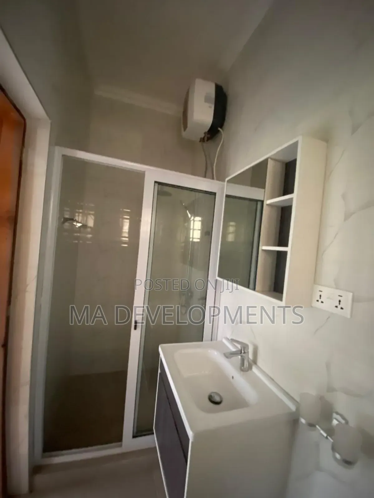 4bdrm Townhouse / Terrace in Madev Realty, Achimota for rent