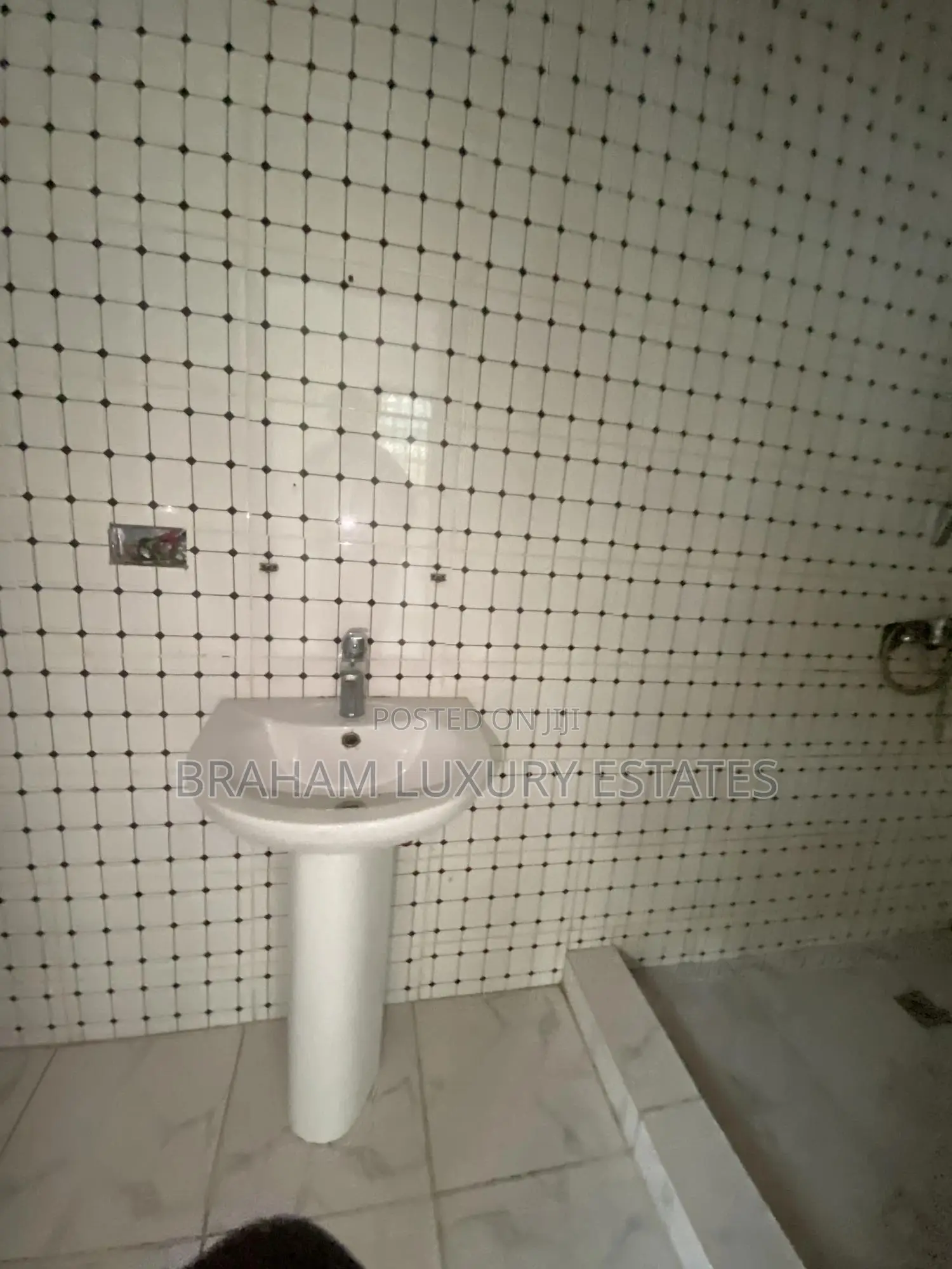2bdrm Apartment in Braham Luxury, Spintex for rent