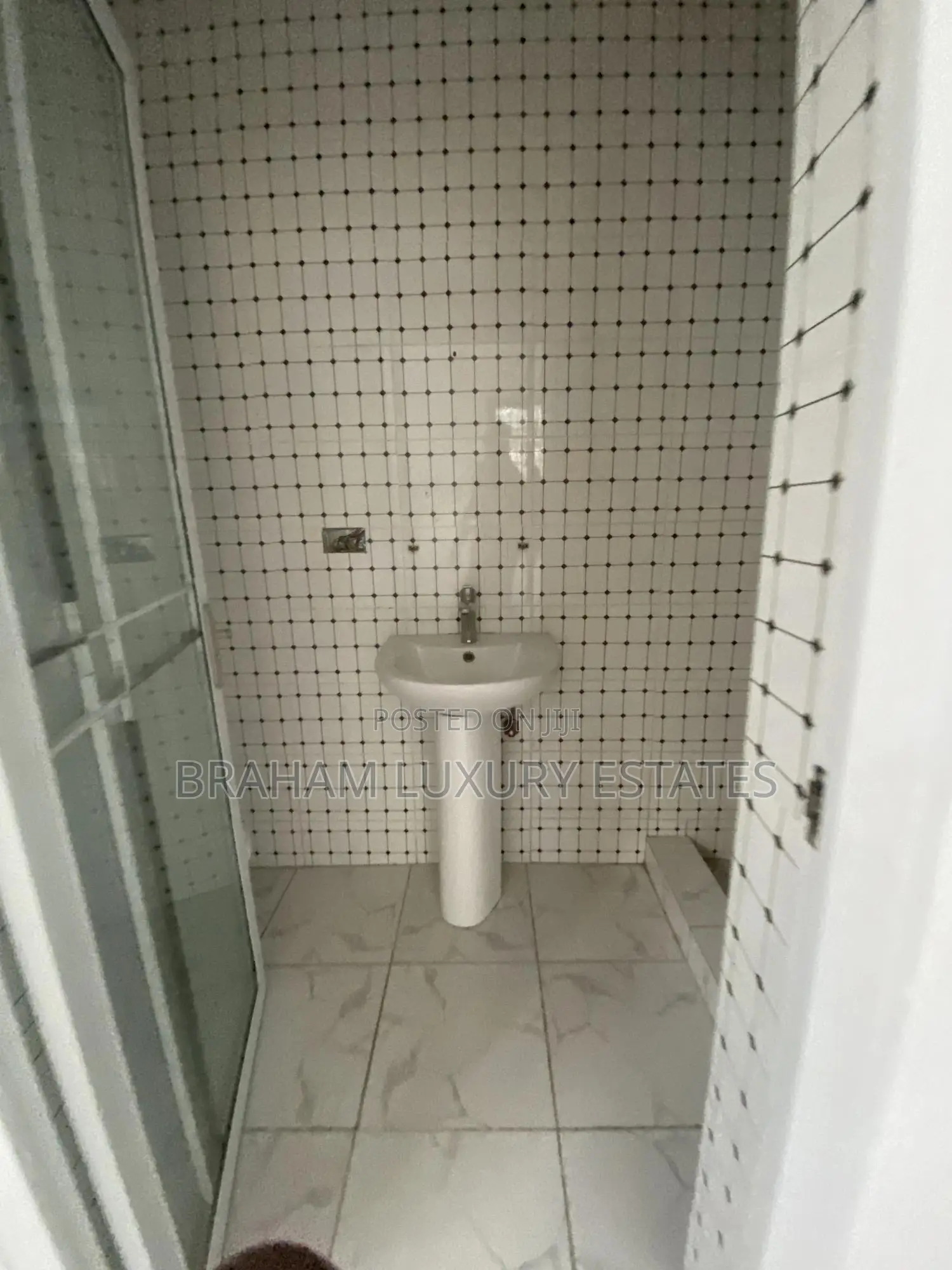 2bdrm Apartment in Braham Luxury, Spintex for rent