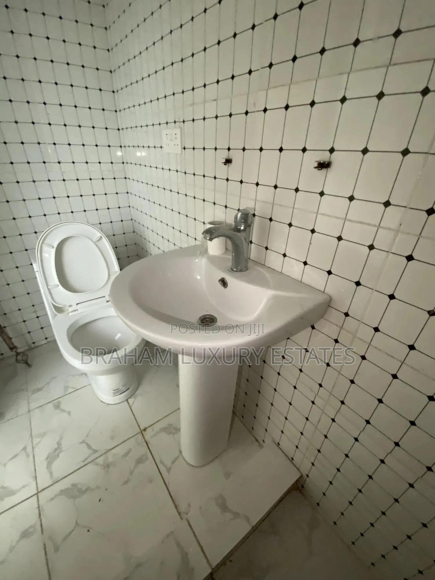 2bdrm Apartment in Braham Luxury, Spintex for rent