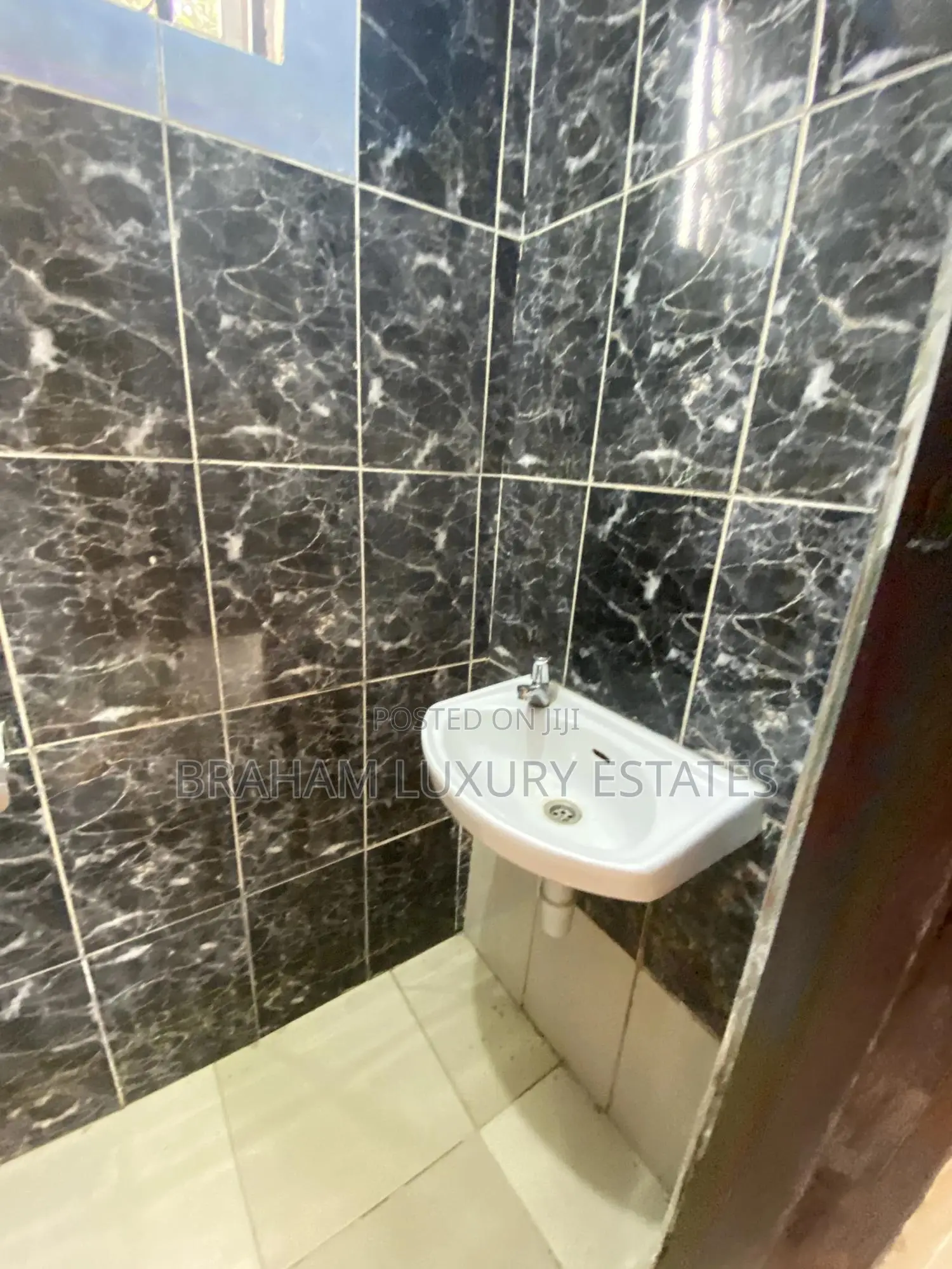 1bdrm House in Braham Luxury, Spintex for rent