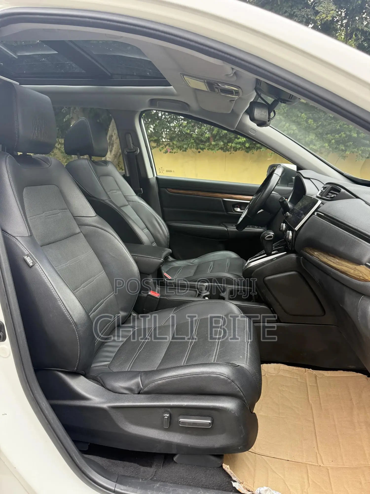 Honda CR-V Touring 4dr SUV AWD (1.5L 4cyl CVT) 2017 White
