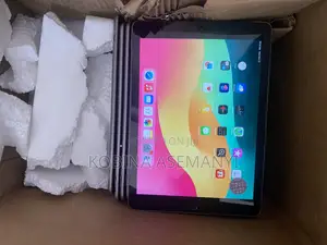 Apple iPad 9.7 128 GB Gray