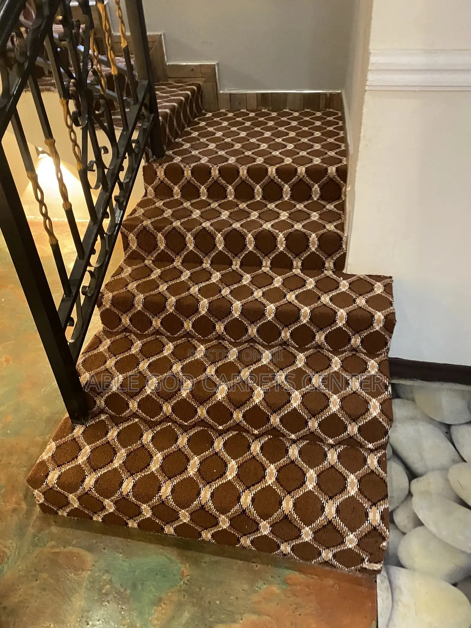 Luxury Brown Woolen Carpet -Modern Design for Living Room and Floors
