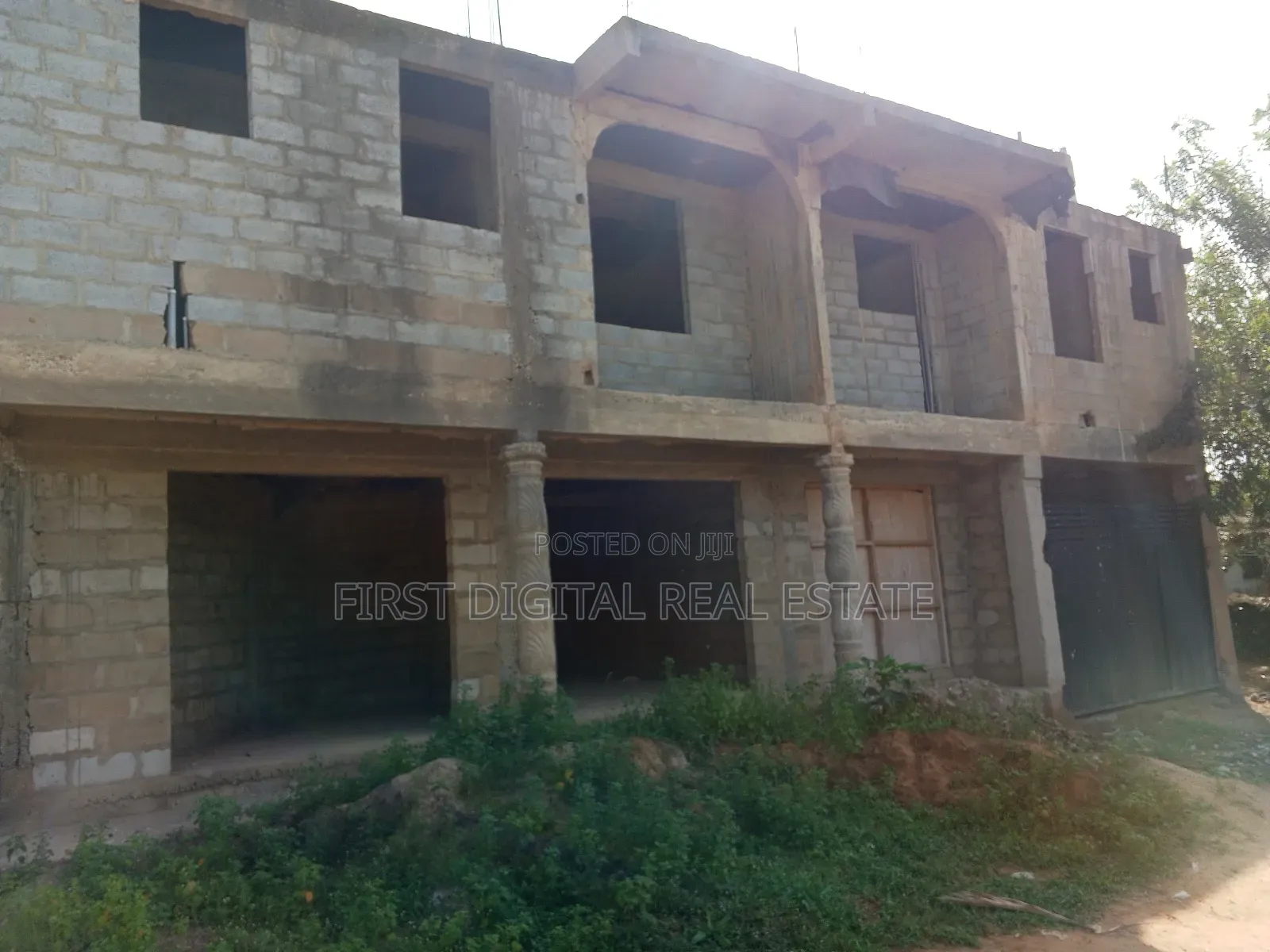 6 Bedroom and 3 Stores for Sale in Kasoa Cp