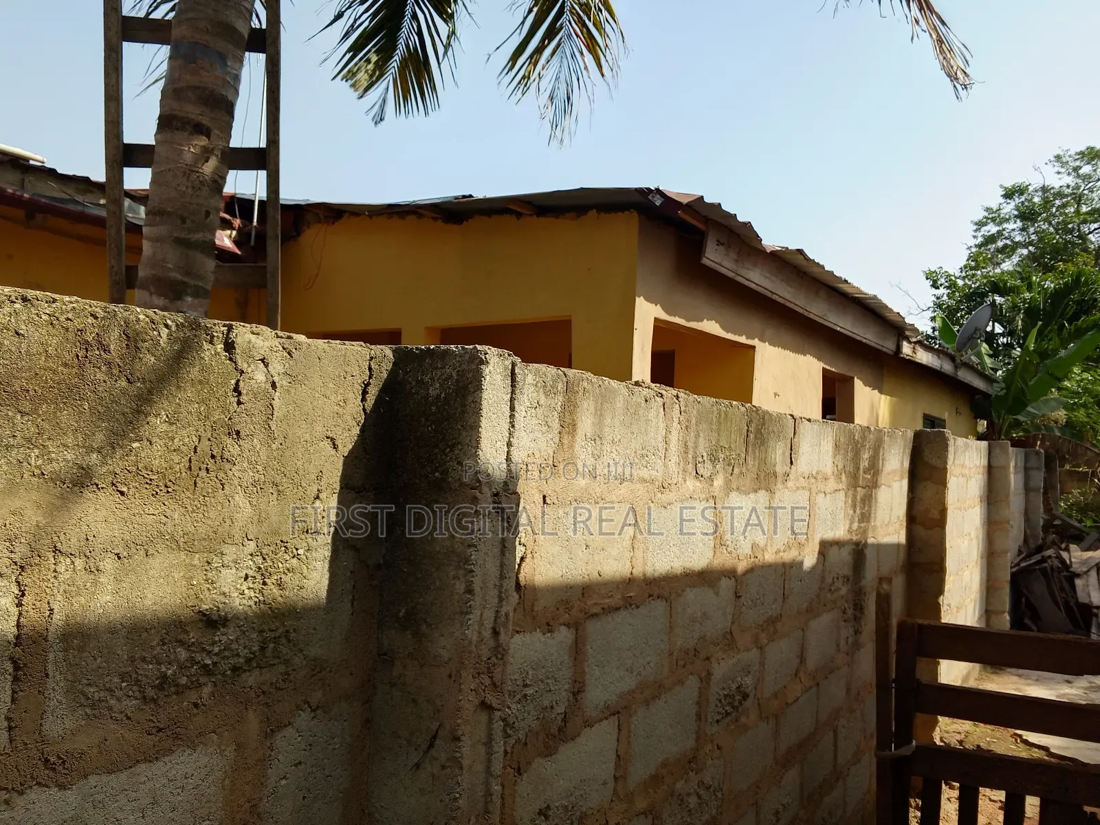 6 Bedroom and 3 Stores for Sale in Kasoa Cp