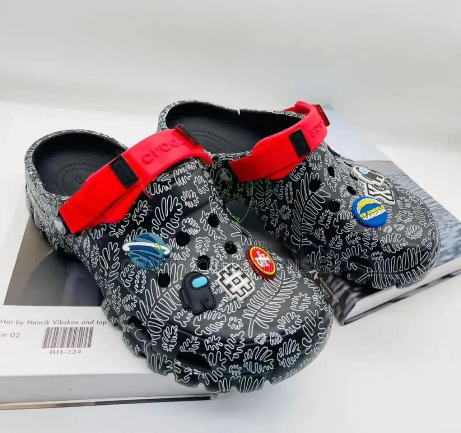 Black Crocs
