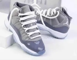 Jordan 11 Ash and White