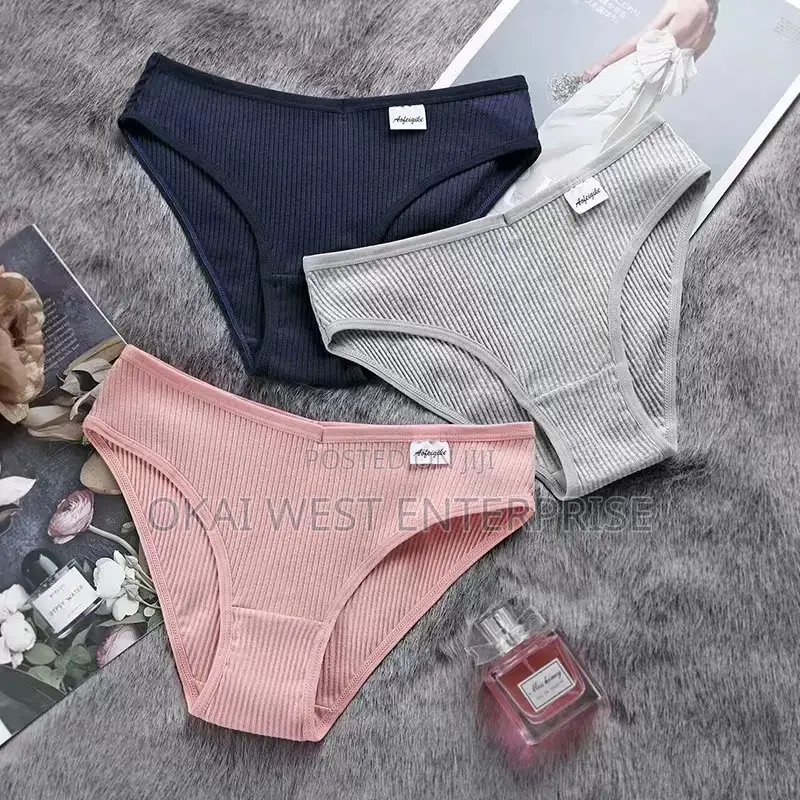 Ultra-Comfort Seamless Cotton Briefs for Ladies