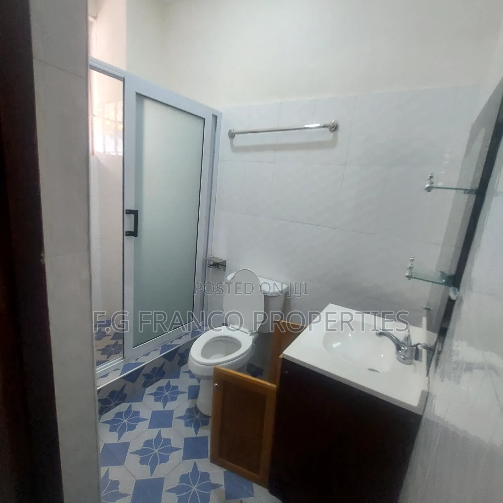 2bdrm Apartment in Kg.Franco Properties, Tema Metropolitan for rent