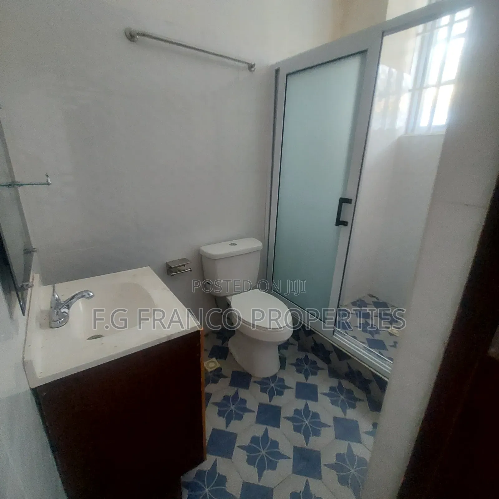 2bdrm Apartment in Kg.Franco Properties, Tema Metropolitan for rent