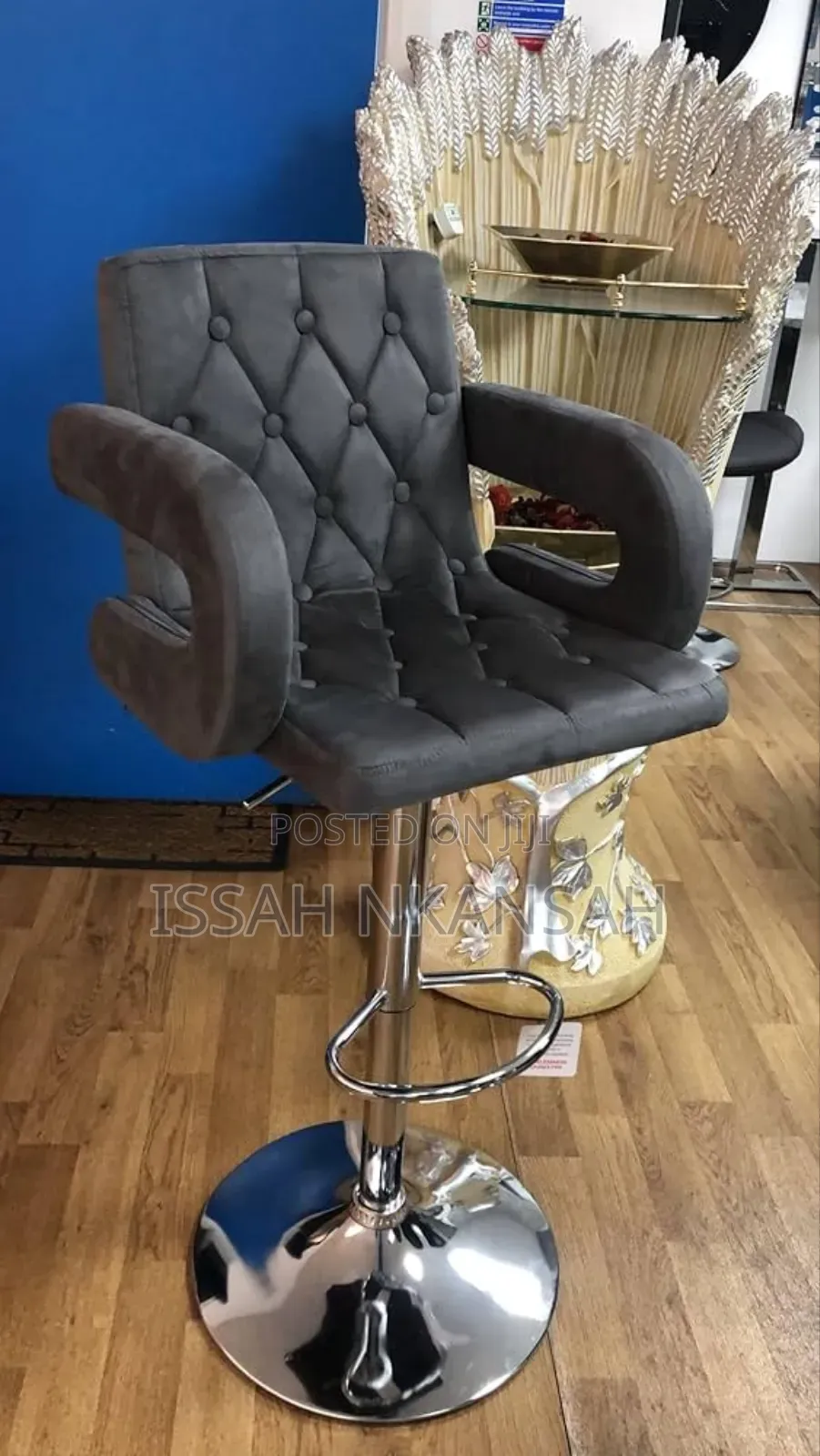 Saloon Chair
