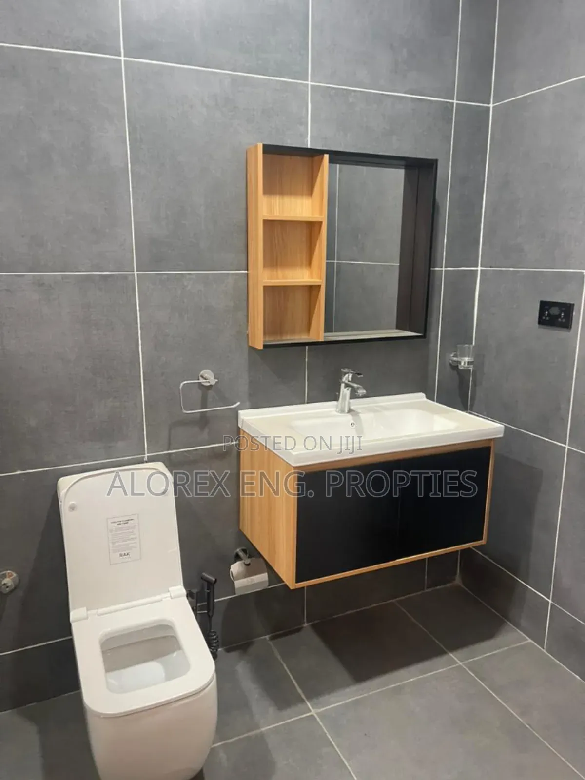 3bdrm Duplex in $250,000, Haatso for sale