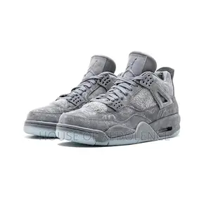 Jordan 4 Retro Kaws Sneakers