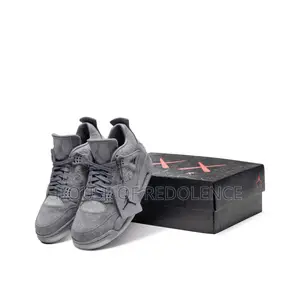 Jordan 4 Retro Kaws Sneakers