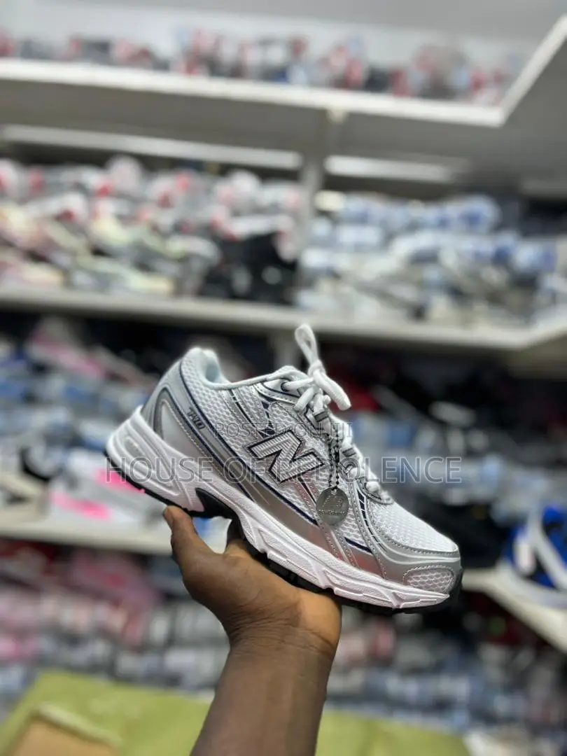 New Balance 740 Sneakers