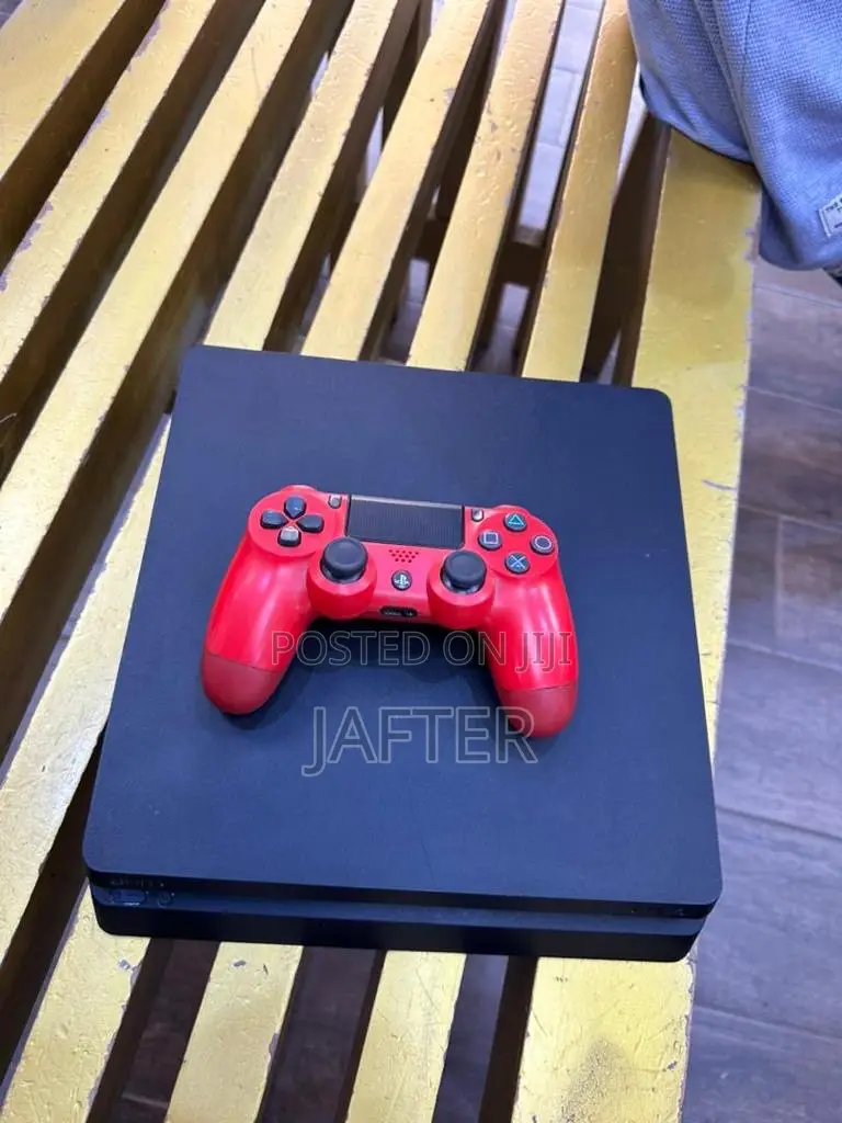 Ps4 Slim With Fc26 and Other 7 Games