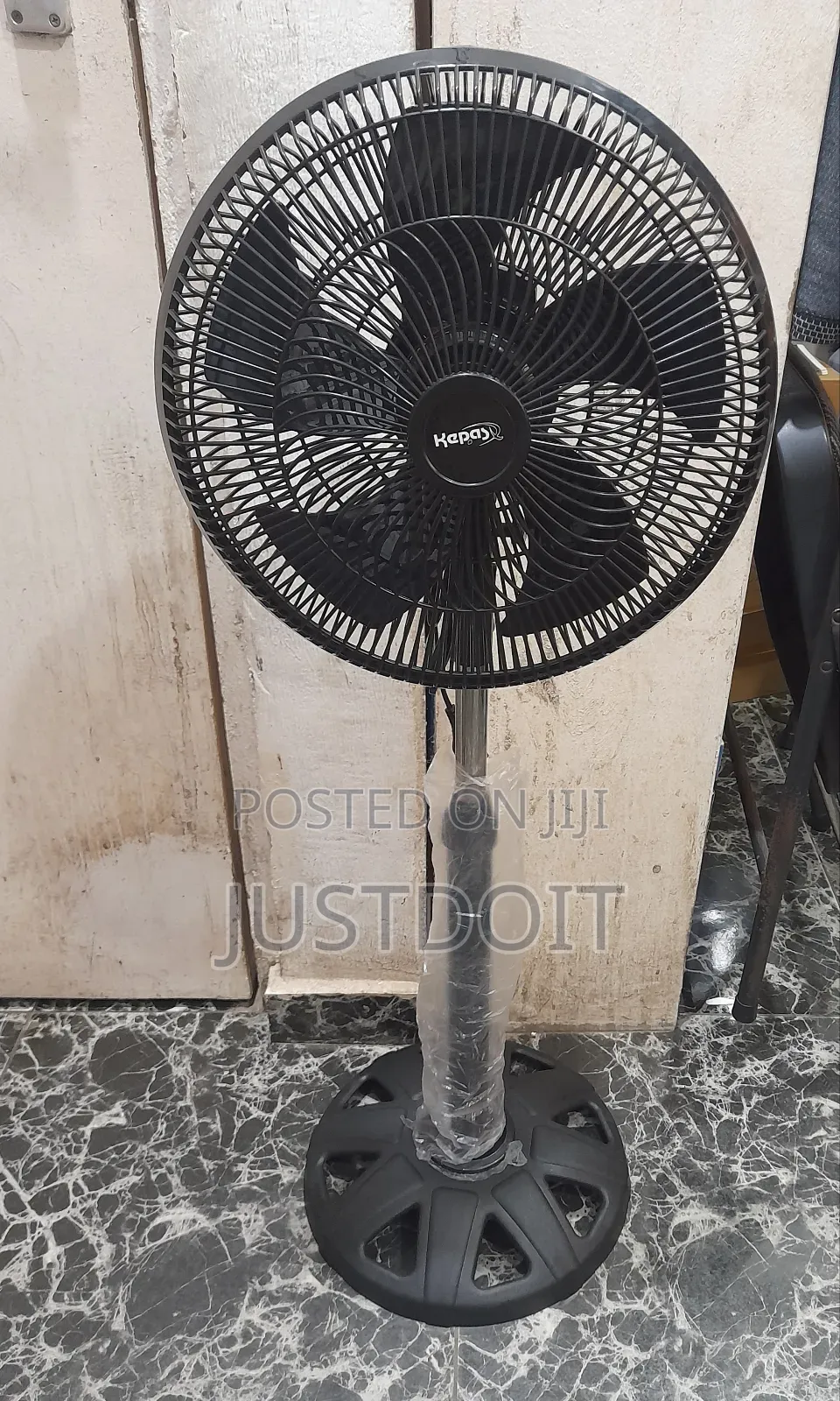 12 Inches Standing Fan