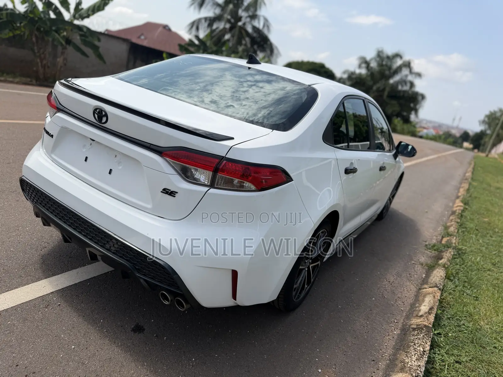 Toyota Corolla SE 2021 White