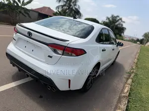 Toyota Corolla SE 2021 White
