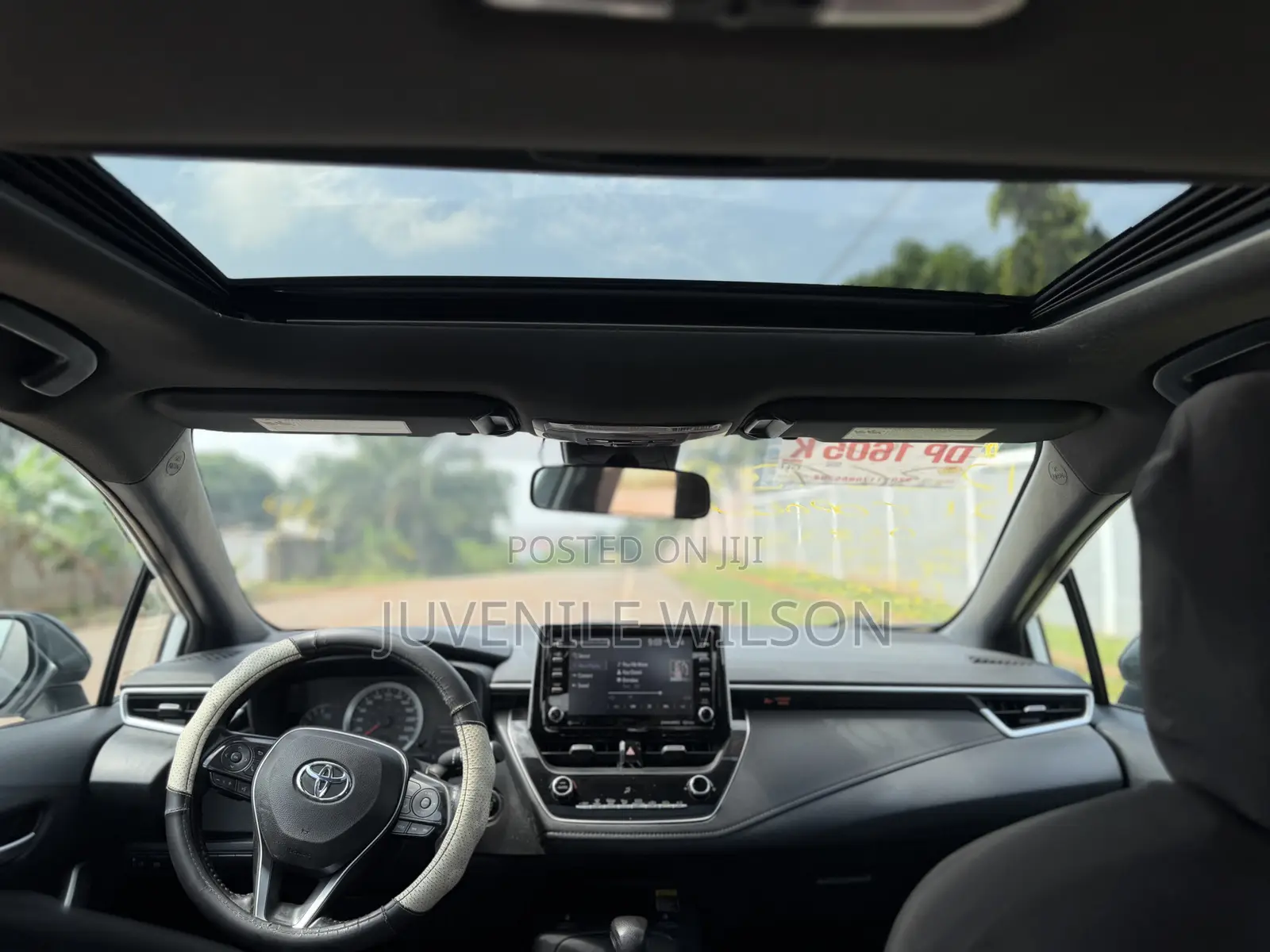 Toyota Corolla SE 2021 White