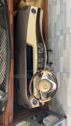 Mercedes Benz S550 Complete Dashboard