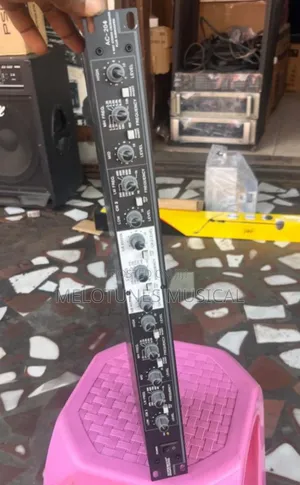 Supermulti Ac-204 Stereo 4-Way Professional Audio Crossover.
