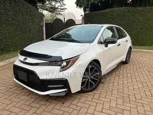 Toyota Corolla SE 2021 White