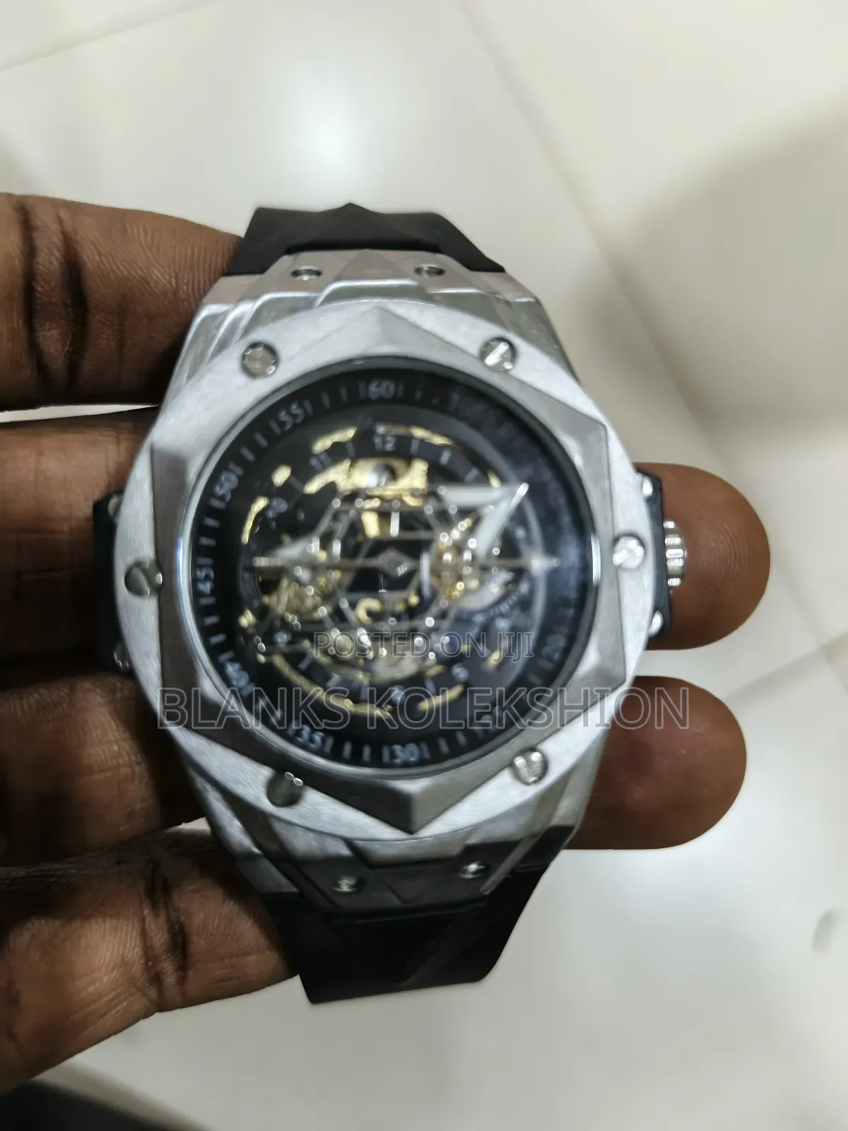 Poedagar Premium Watch