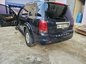 SsangYong Rexton 2010 Blue