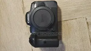 Canon R6 Camera Body With Battery And Charger
