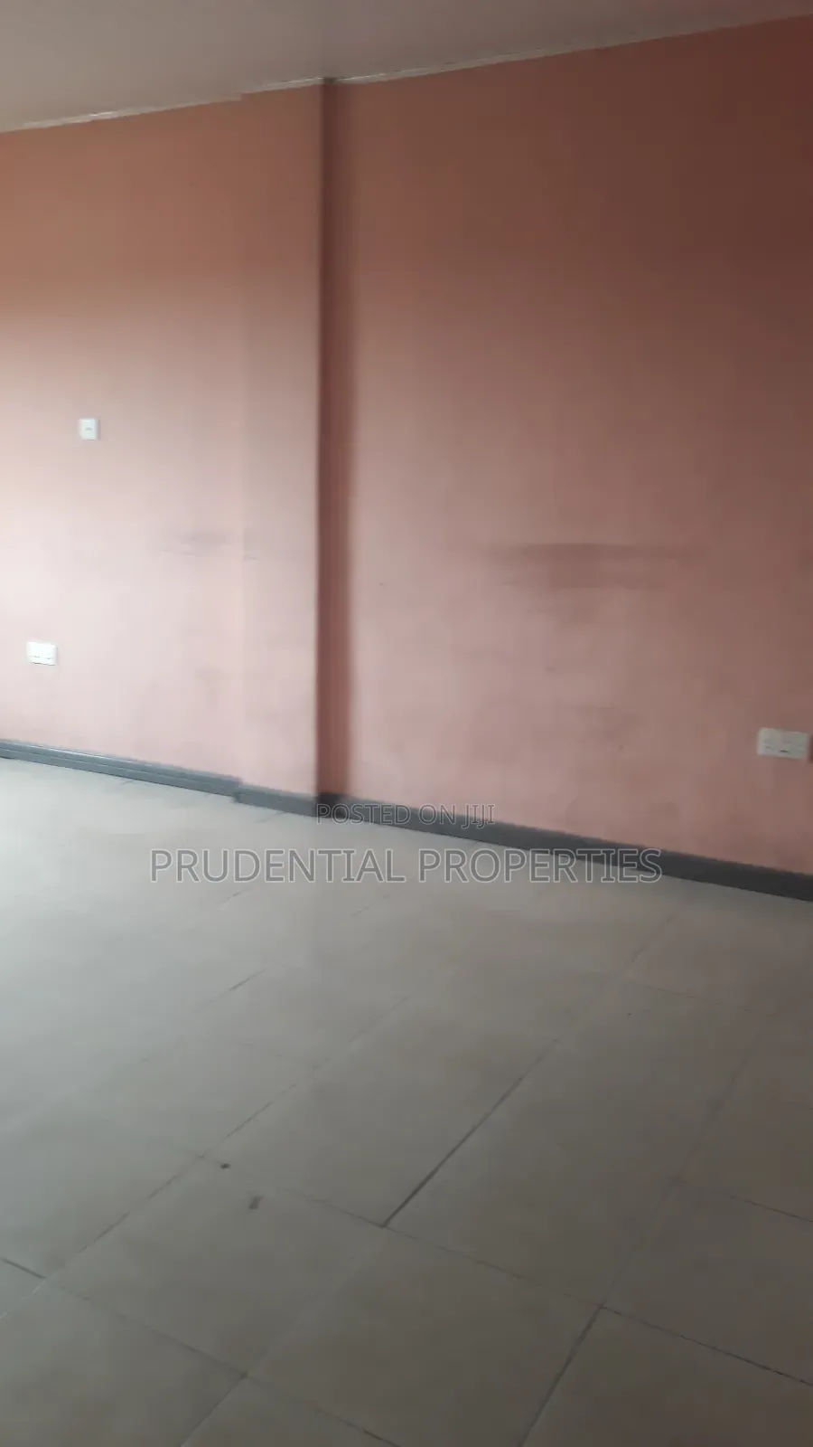4 Bedrooms Office Space for Rent at Lapaz