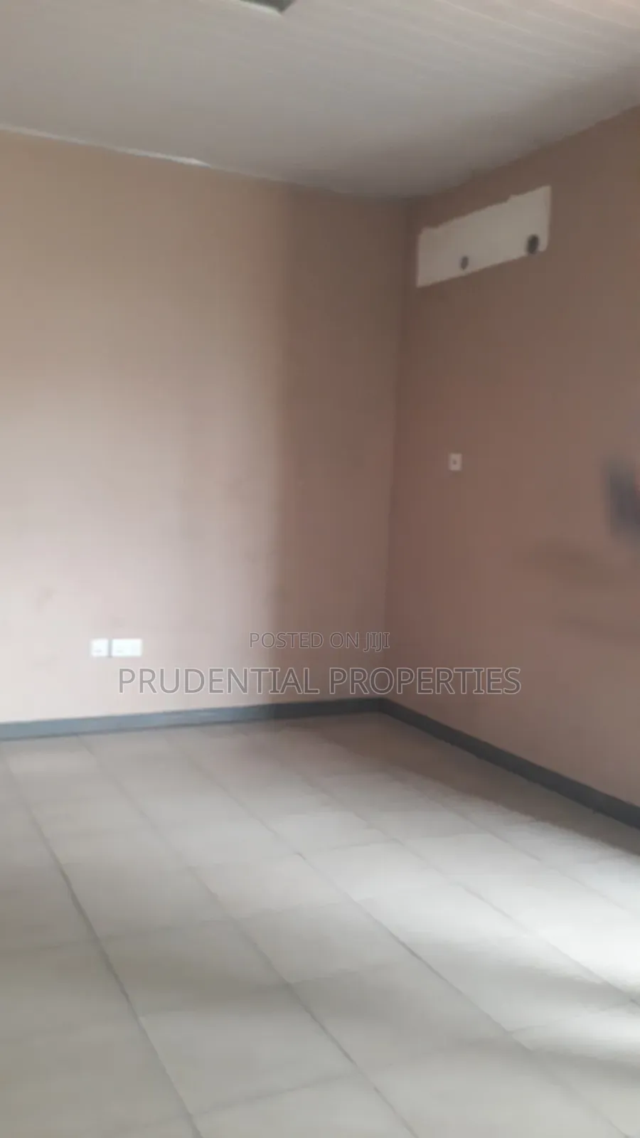 4 Bedrooms Office Space for Rent at Lapaz