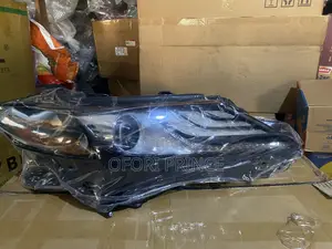 Toyota Camry 2017-2019 Headlight