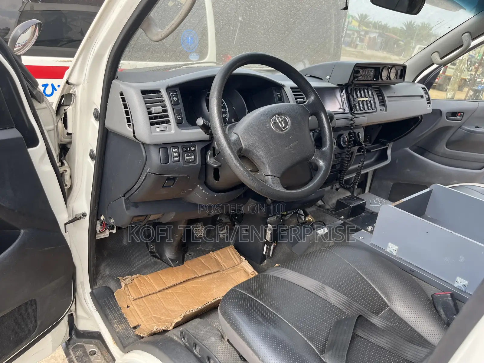 Toyota HiAce 2010