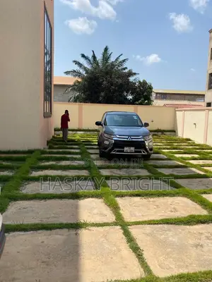 4bdrm House in Achimota for sale