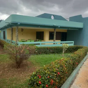 5bdrm House in Brother K Estate, Kumasi Metropolitan for sale