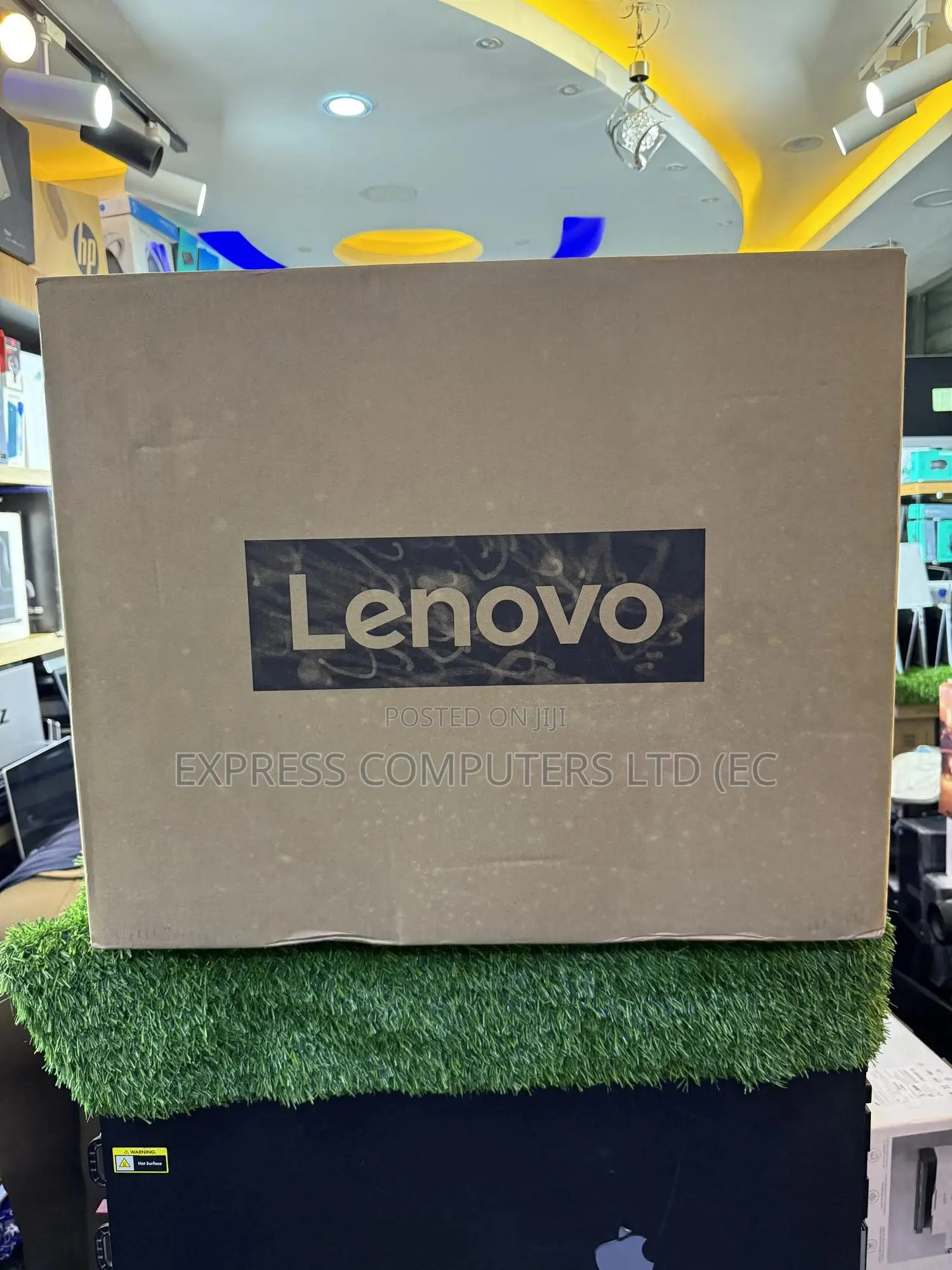 New Desktop Computer Lenovo V330 AIO 8GB Intel Core i5 SSD 256GB