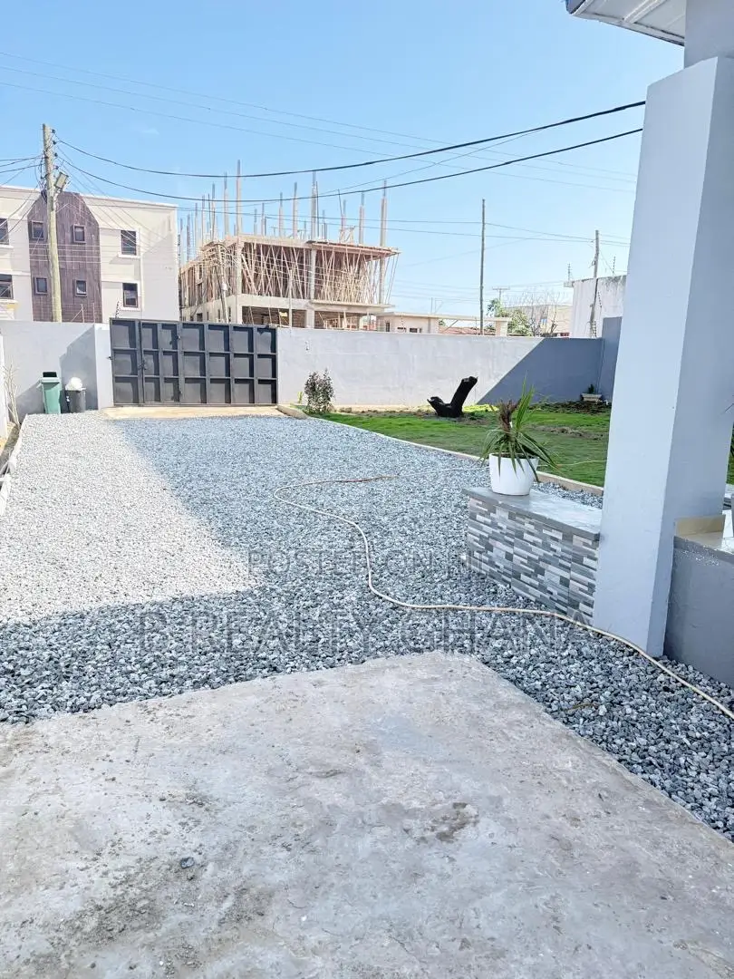3bdrm Bungalow in Airport Residential Area for rent