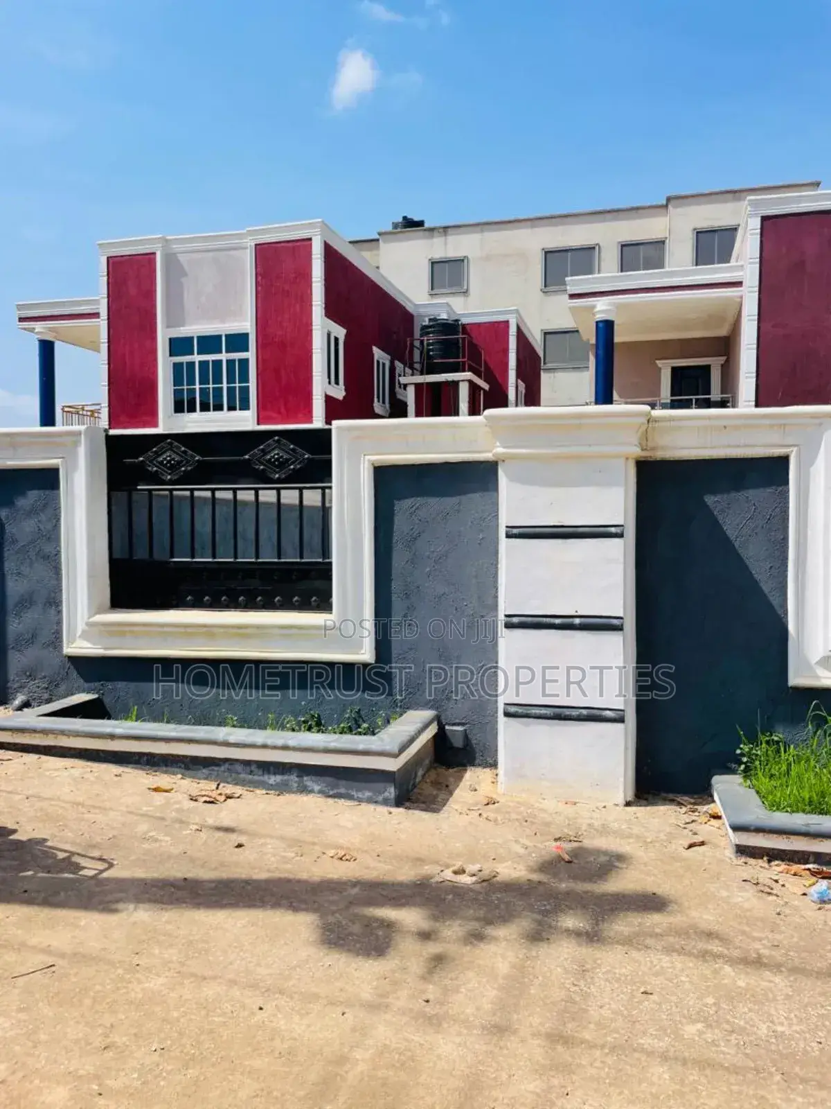 5bdrm House in Hometrust Properties, Achimota for sale