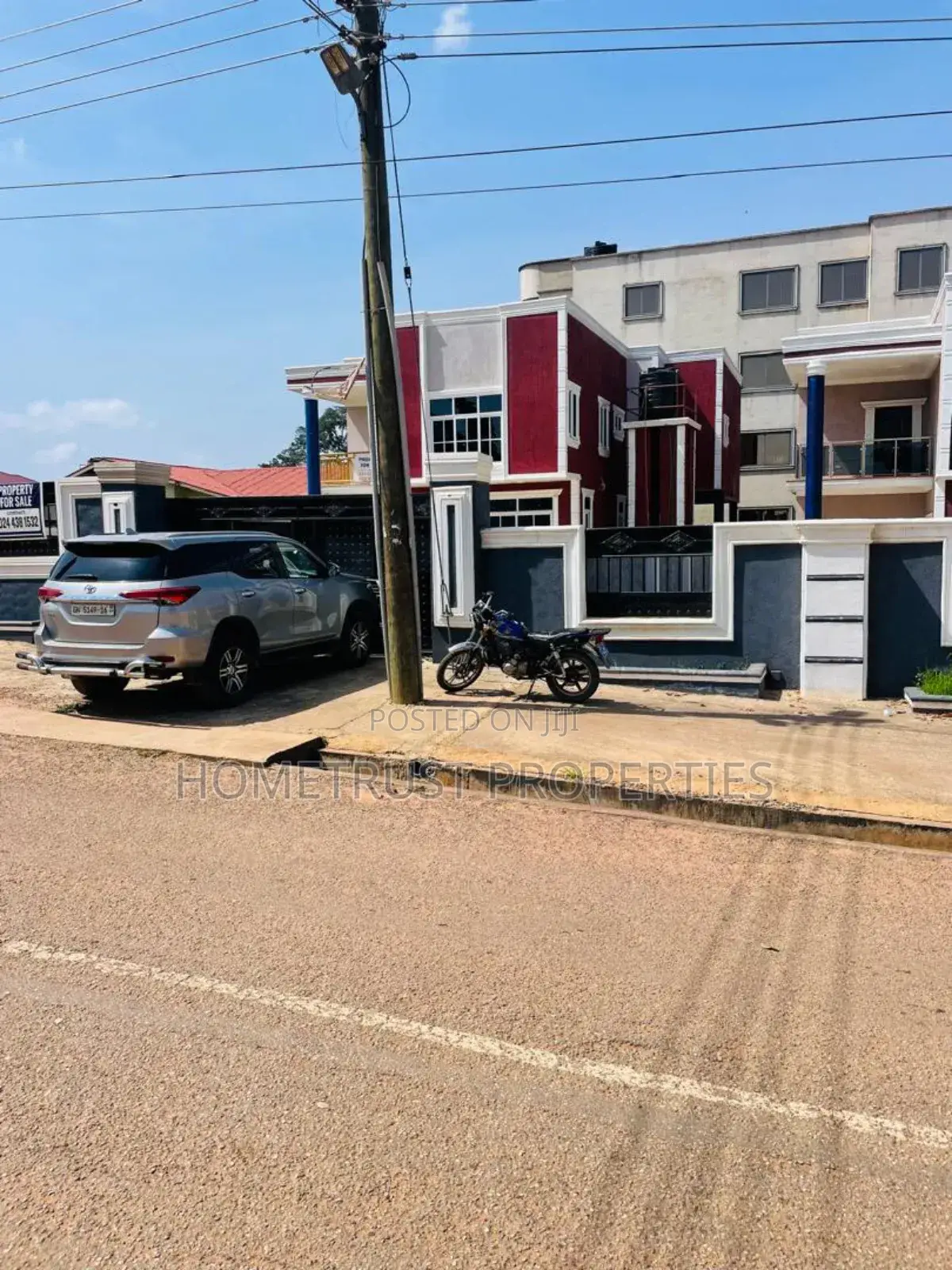 5bdrm House in Hometrust Properties, Achimota for sale