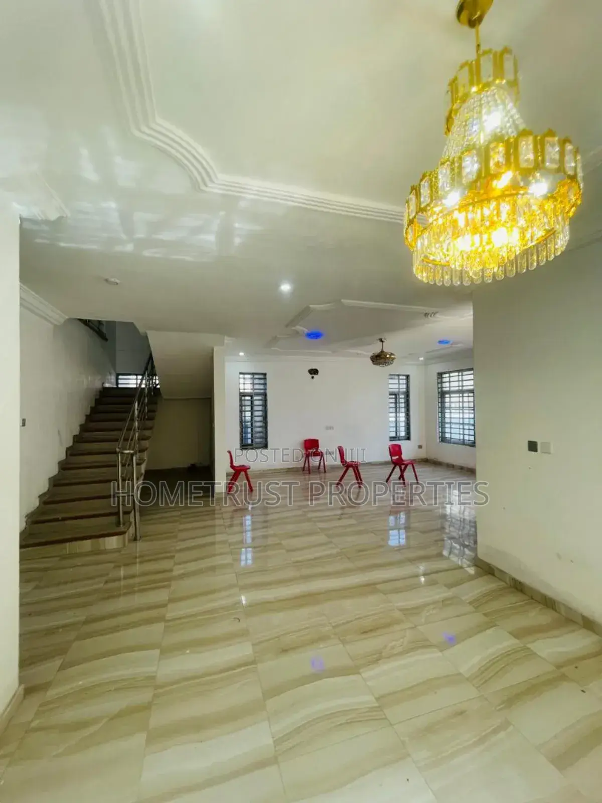 5bdrm House in Hometrust Properties, Achimota for sale
