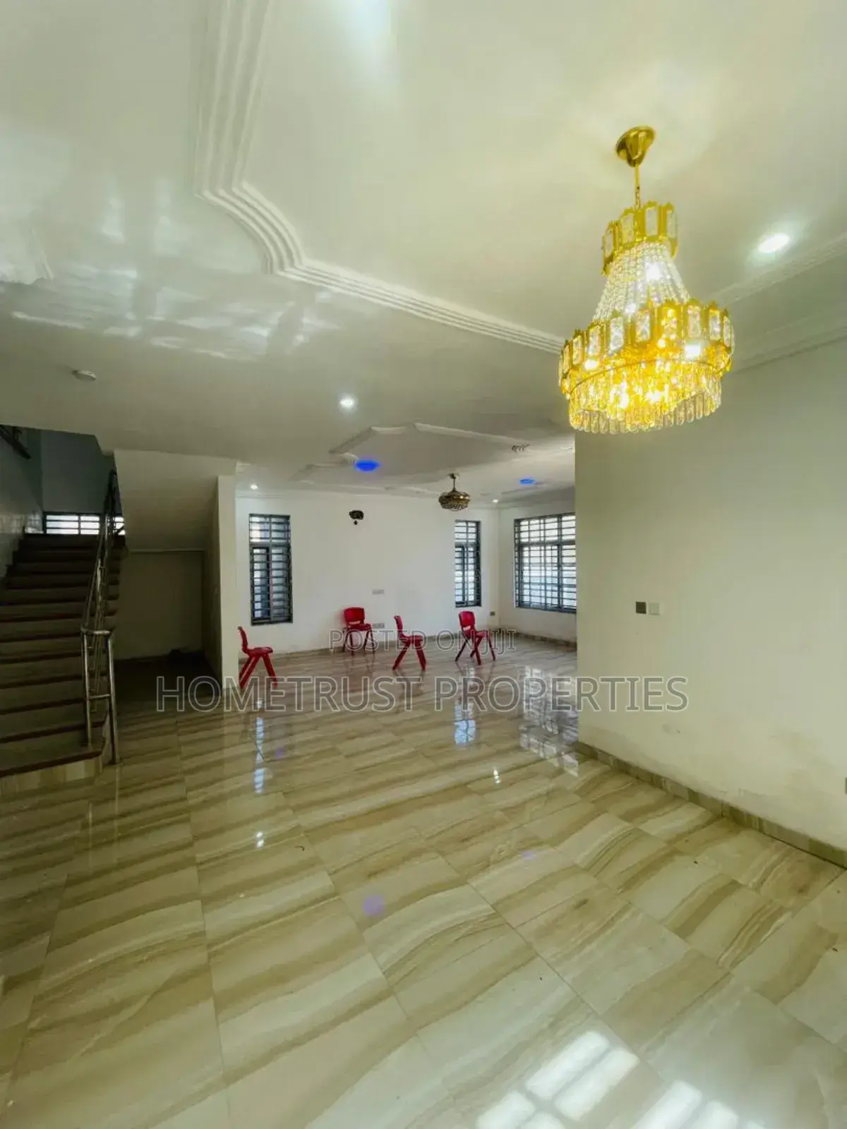 5bdrm House in Hometrust Properties, Achimota for sale