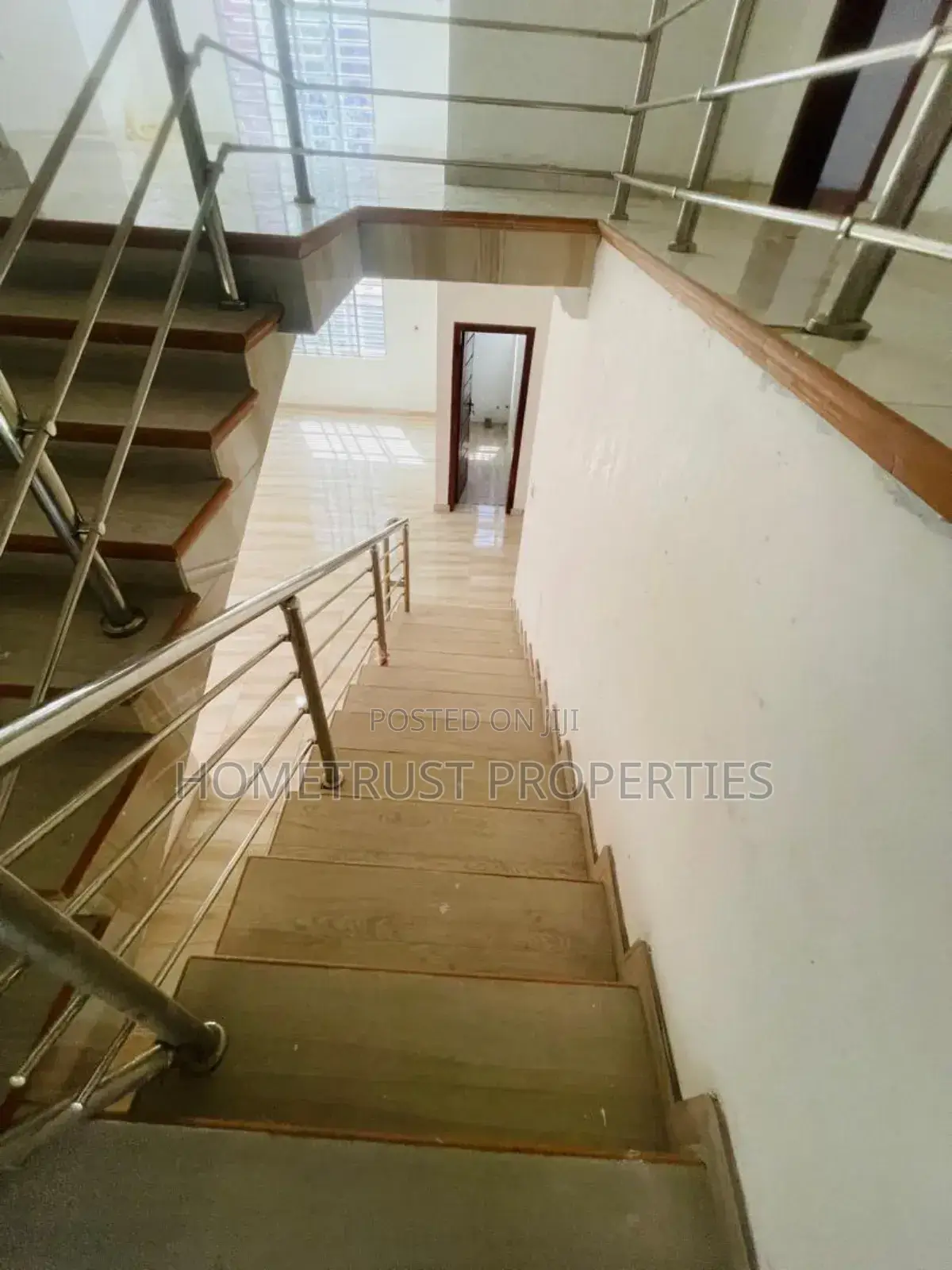 5bdrm House in Hometrust Properties, Achimota for sale