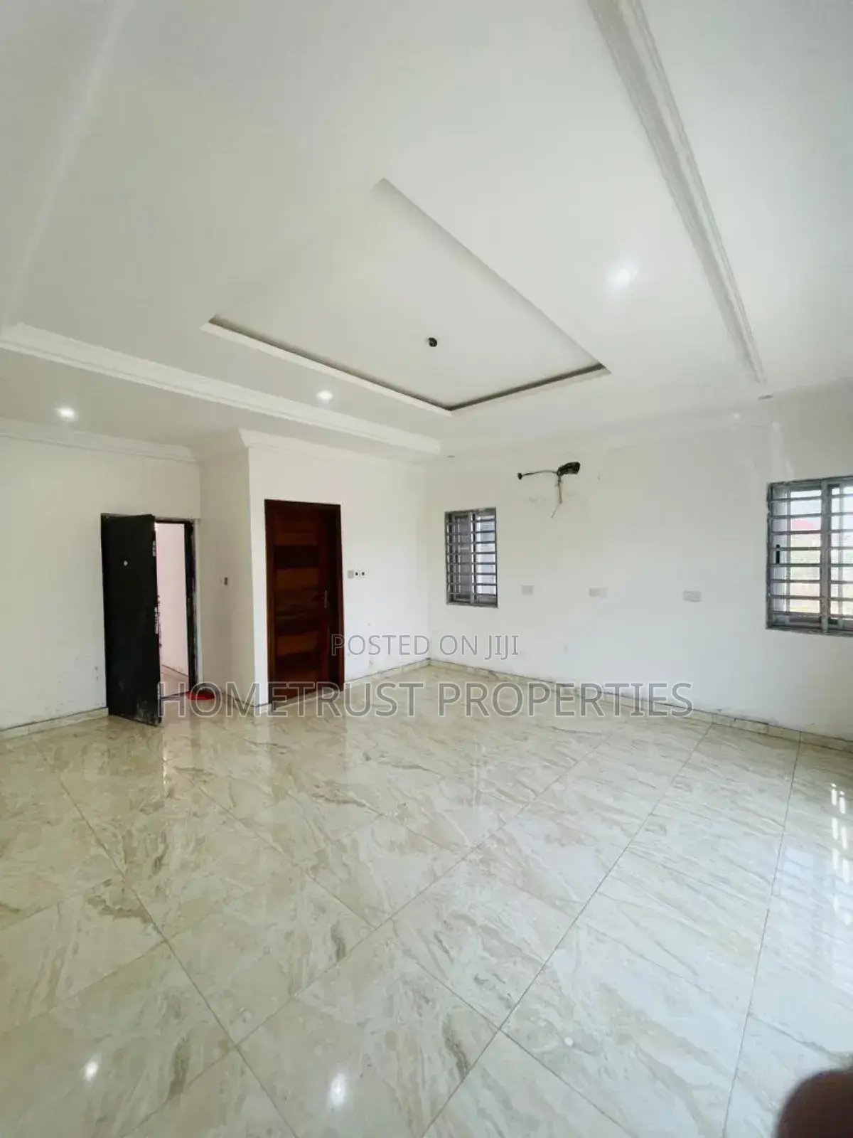 5bdrm House in Hometrust Properties, Achimota for sale