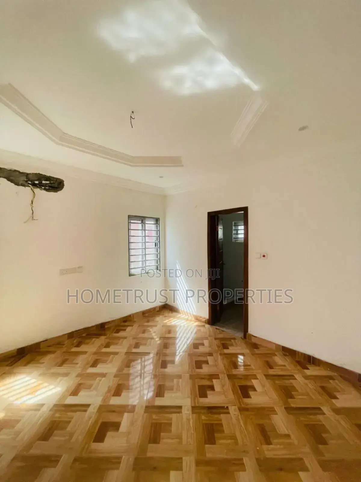 5bdrm House in Hometrust Properties, Achimota for sale