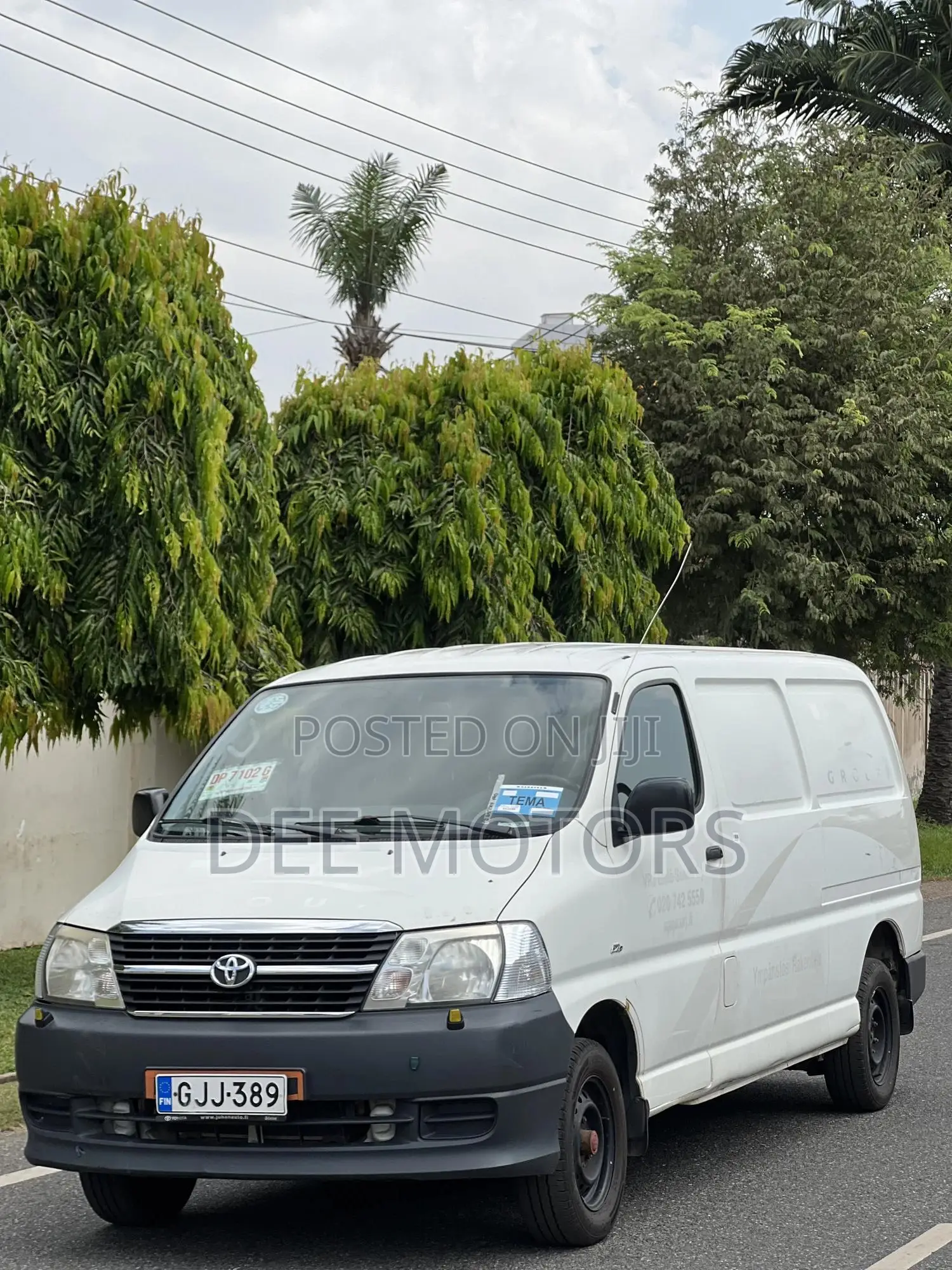 Toyota HiAce 2012 White