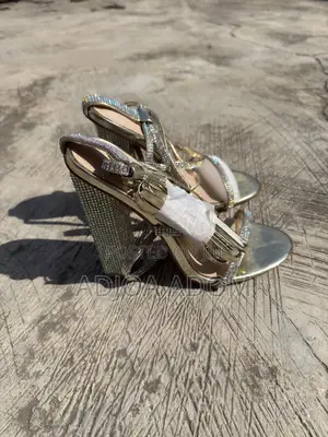 Simmi London Diamond Shoes in Gold